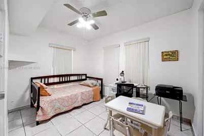 4318 E 8th Ct, Hialeah, FL 33013 - Photo 12