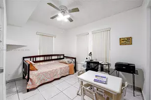 4318 E 8th Ct, Hialeah, FL 33013 - Photo 12