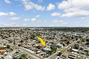 4318 E 8th Ct, Hialeah, FL 33013 - Photo 24