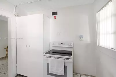 4318 E 8th Ct, Hialeah, FL 33013 - Photo 8