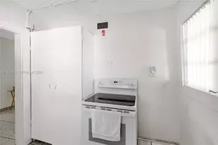 4318 E 8th Ct, Hialeah, FL 33013 - Photo 8