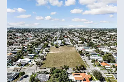 4318 E 8th Ct, Hialeah, FL 33013 - Photo 30