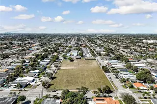 4318 E 8th Ct, Hialeah, FL 33013 - Photo 30