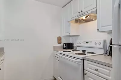 900 SW 8th St #505, Miami, FL 33130 - Photo 20