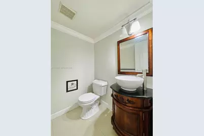 10000 NW 9th St Cir #2, Miami, FL 33172 - Photo 20