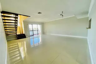 10000 NW 9th St Cir, Miami, FL 33172 - Photo 8