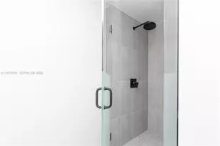 121 NE 5th St, Miami, FL 33132 - Photo 26