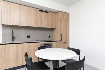 121 Northeast 5th Street #510, Miami, FL 33132 - Photo 4