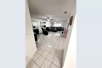 530 SW 136th Pl, Miami, FL 33184 - Photo 4