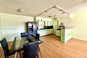 11460 NW 37th St, Sunrise, FL 33323 - Photo 4