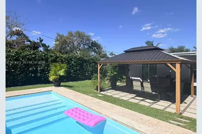 1430 NE 149th St, Miami, FL 33161 - Photo 2