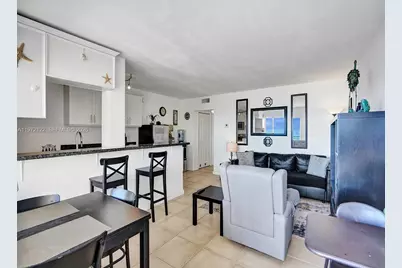 1815 N Surf Rd #202, Hollywood, FL 33019 - Photo 4