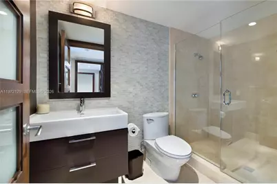 5875 Collins Ave #1008, Miami Beach, FL 33140 - Photo 20