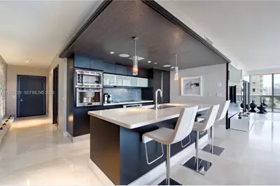 5875 Collins Ave #1008, Miami Beach, FL 33140 - Photo 4