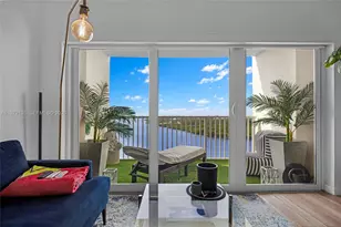 300 Bayview Dr, Sunny Isles Beach, FL 33160 - Photo 4