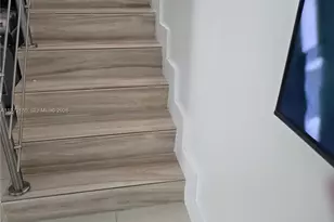 1067 W 37th St, Hialeah, FL 33012 - Photo 20