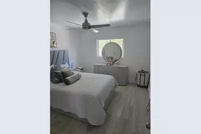 1067 W 37th St, Hialeah, FL 33012 - Photo 30