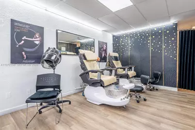 Taft St, Pembroke Pines, FL 33024 - Photo 14