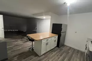 1560 NE 151st St, Miami, FL 33162 - Photo 2