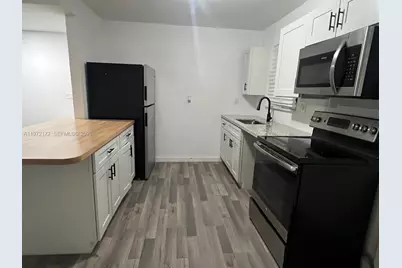 1560 NE 151st St #102, Miami, FL 33162 - Photo 4