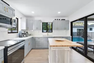 8201 SW 151st St, Palmetto Bay, FL 33158 - Photo 8