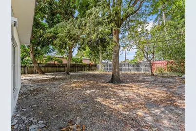 120 Seaman Ave, Opa-Locka, FL 33054 - Photo 32