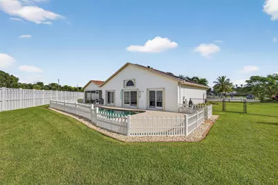 112 Camelot Ct, Royal Palm Beach, FL 33411 - Photo 62