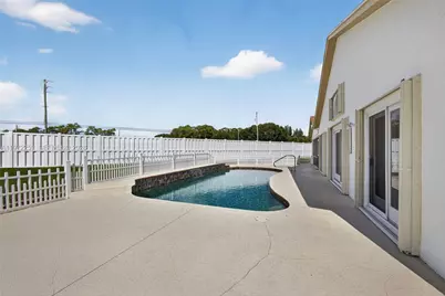 112 Camelot Ct, Royal Palm Beach, FL 33411 - Photo 58