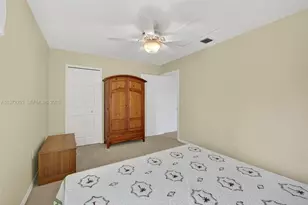 112 Camelot Ct, Royal Palm Beach, FL 33411 - Photo 44