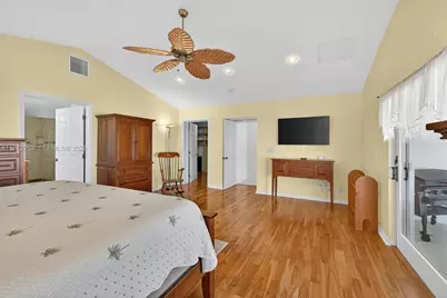 112 Camelot Ct, Royal Palm Beach, FL 33411 - Photo 32