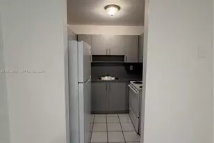 2170 NW 11th St, Miami, FL 33125 - Photo 4