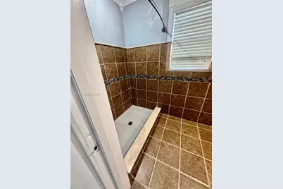 7910 NW 12th St #REAR, Pembroke Pines, FL 33024 - Photo 6