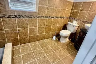 7910 NW 12th St, Pembroke Pines, FL 33024 - Photo 6