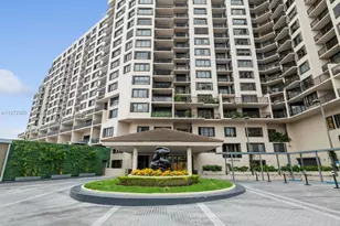 540 Brickell Key Dr, Miami, FL 33131 - Photo 2