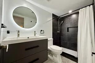 10231 Fontainebleau Blvd, Miami, FL 33172 - Photo 14