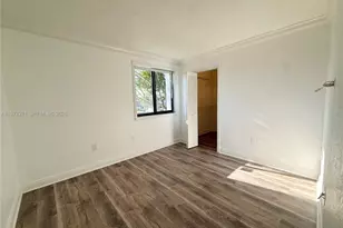 10231 Fontainebleau Blvd, Miami, FL 33172 - Photo 16