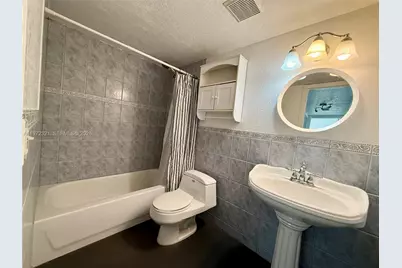 10231 Fontainebleau Blvd #203, Miami, FL 33172 - Photo 12