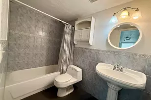 10231 Fontainebleau Blvd, Miami, FL 33172 - Photo 12