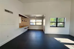 10231 Fontainebleau Blvd, Miami, FL 33172 - Photo 8