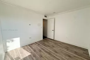 10231 Fontainebleau Blvd, Miami, FL 33172 - Photo 18