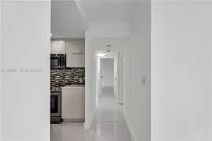 100 Bayview Dr, Sunny Isles Beach, FL 33160 - Photo 10