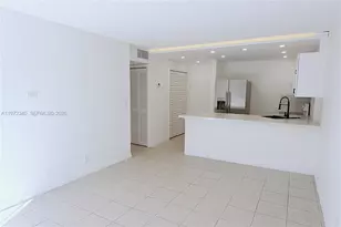 4550 NW 9th St, Miami, FL 33126 - Photo 18