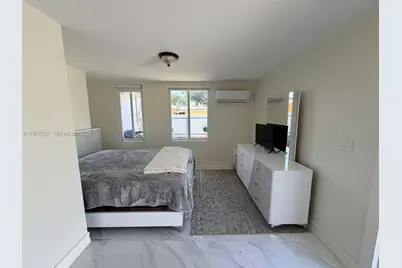 5801 NW 113th Ter #4, Hialeah, FL 33012 - Photo 2