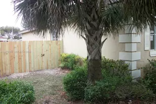 1596 SW 2nd St, Homestead, FL 33030 - Photo 4