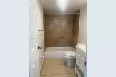 715 NE 2nd Ave #202, Fort Lauderdale, FL 33304 - Photo 8