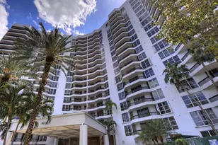 3600 Mystic Pointe Dr, Aventura, FL 33180 - Photo 16