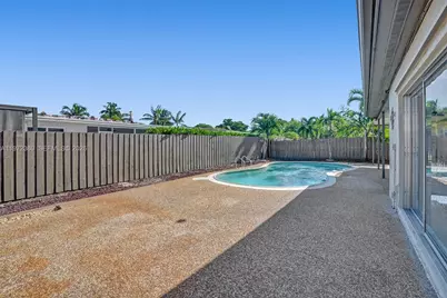 8521 Pasadena Blvd, Pembroke Pines, FL 33024 - Photo 36