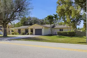 431 S Old Hiatus Rd, Plantation, FL 33325 - Photo 2