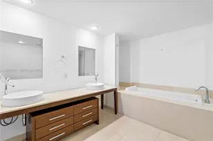 495 Brickell Ave, Miami, FL 33131 - Photo 32