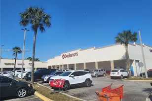 8360 NW 103rd St, Hialeah Gardens, FL 33016 - Photo 34